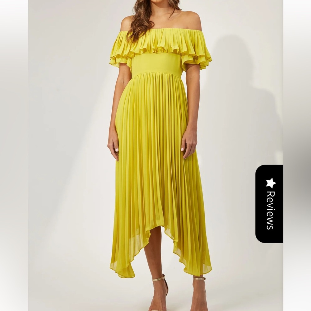 Isla Maude Women’s Kinsley Plisse Off Shoulder Dress in Yellow Size Small